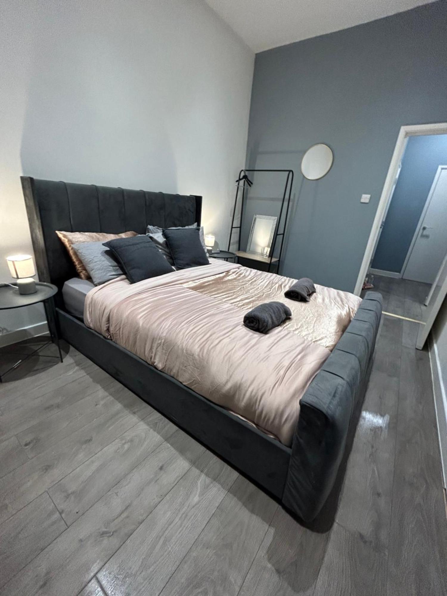 Central Locations 1 Bed Apartments Sleeps 4 London Luaran gambar