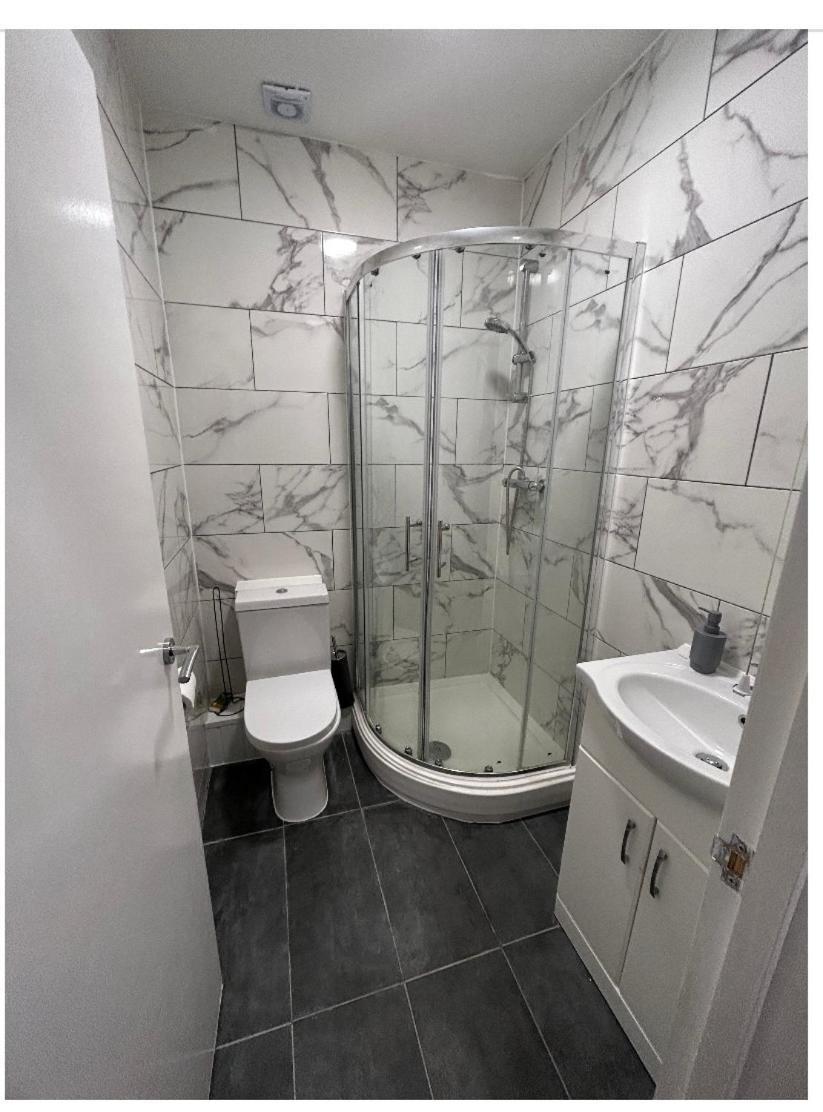 Central Locations 1 Bed Apartments Sleeps 4 London Luaran gambar